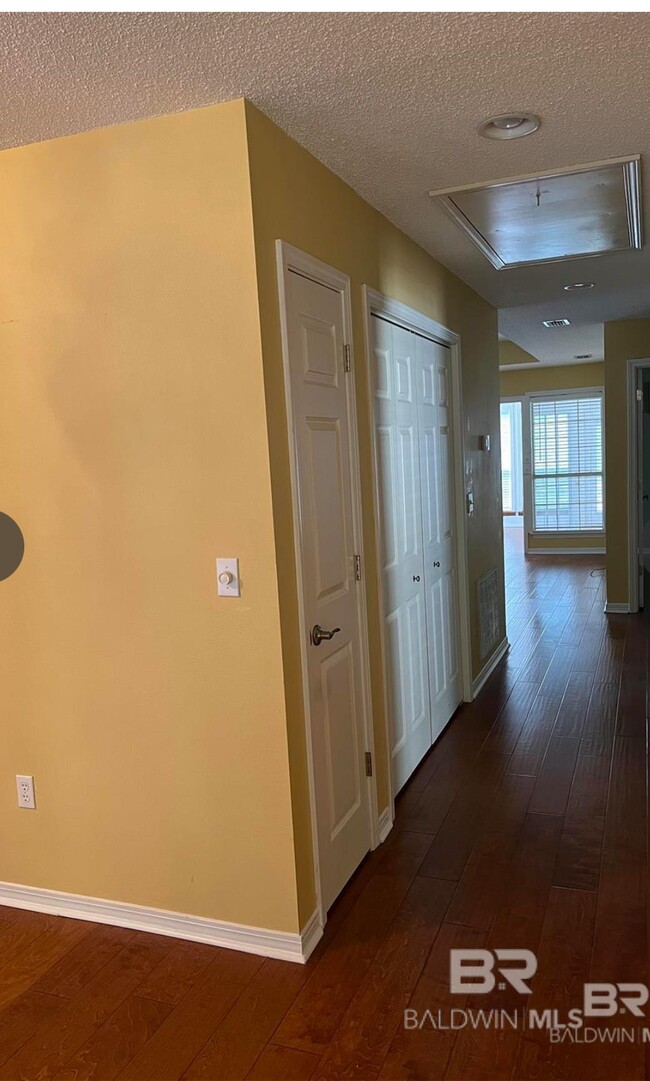 Building Photo - 4701 Avenue D Ave