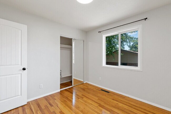 Building Photo - Central Location | 15 Min to Peterson, 20 ...