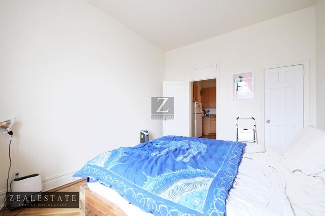 Building Photo - 210 Park Place