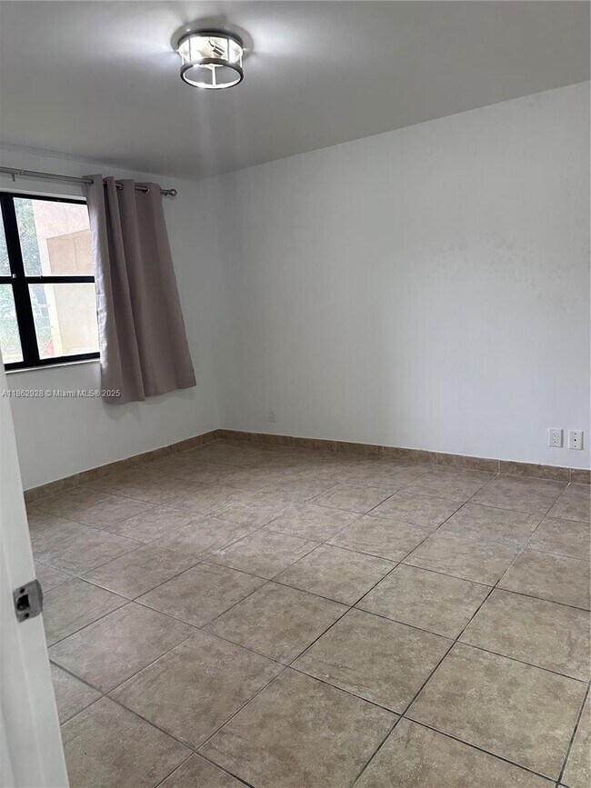 Building Photo - 8100 Geneva Ct