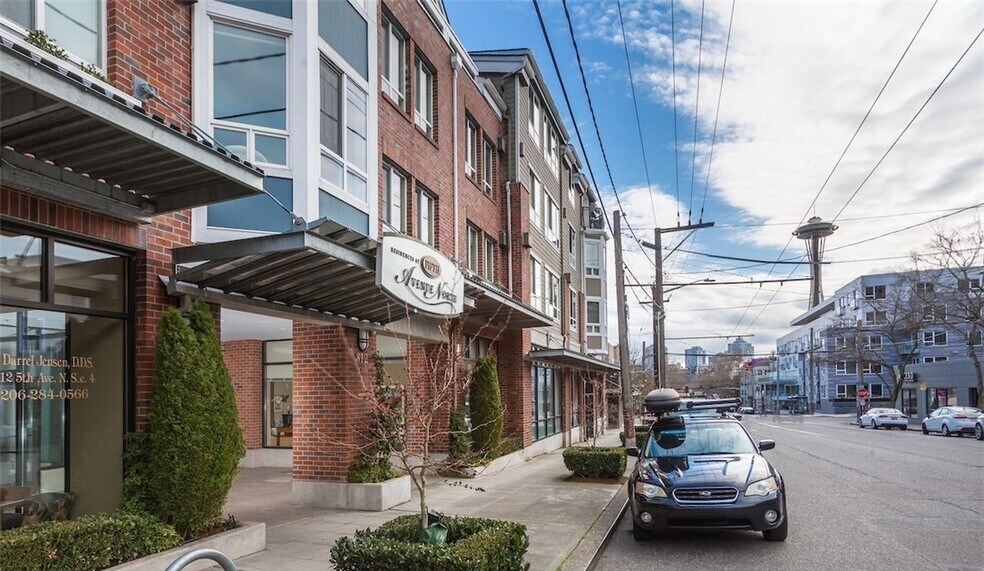 Building Photo - 812 5th Ave N