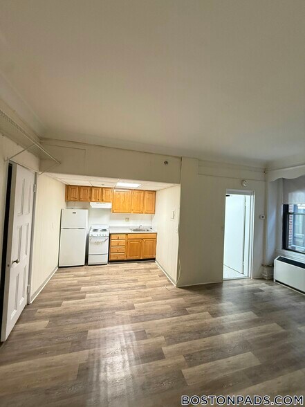 Building Photo - 62 Boylston St