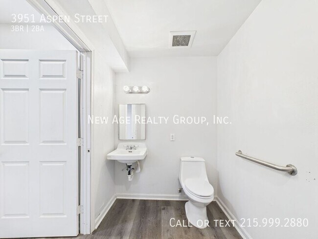 Building Photo - 3951 Aspen St