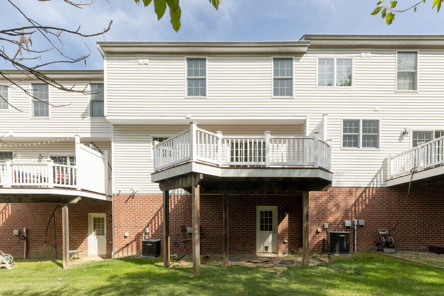 Building Photo - 337 Marshall Heights Dr