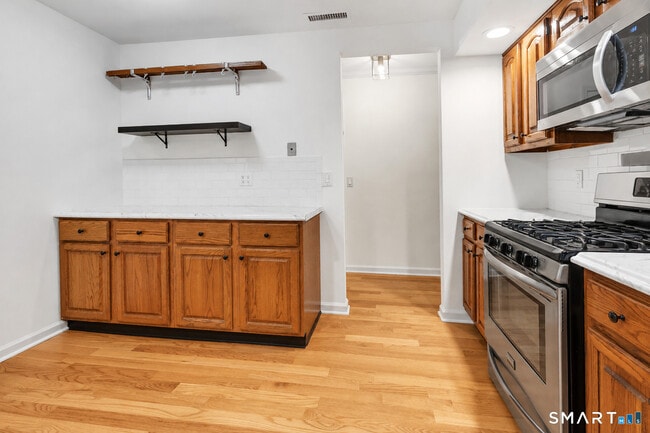 Building Photo - 259 Mayfield Dr