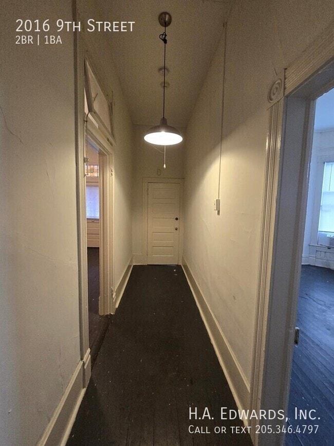 Building Photo - 2016 9th St