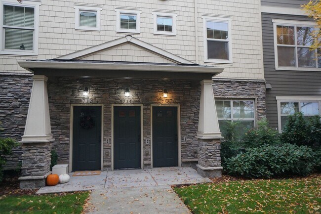 Building Photo - Beaverton Luxury Condo - Tanasbourne area - APPLICATION PENDING