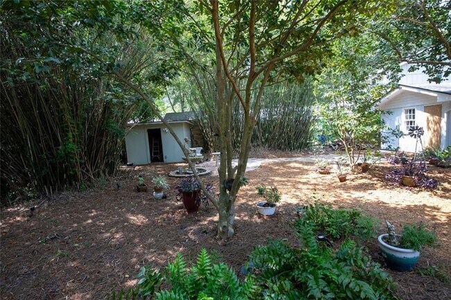 Building Photo - 620 Demere Way