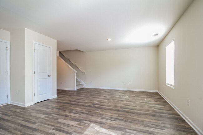 Building Photo - 228 Wadsworth Rd