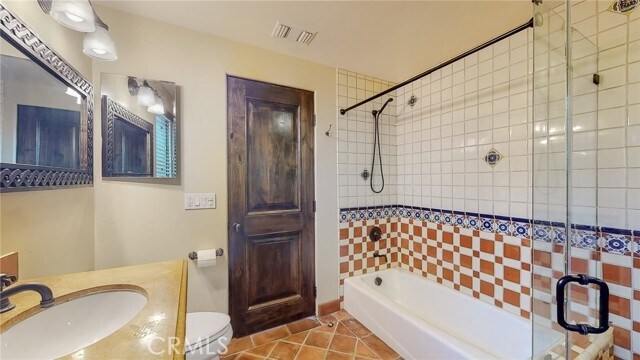 Building Photo - 227 Pso De Granada