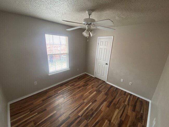 Building Photo - Southwest Lubbock Gem:6553 89th Street