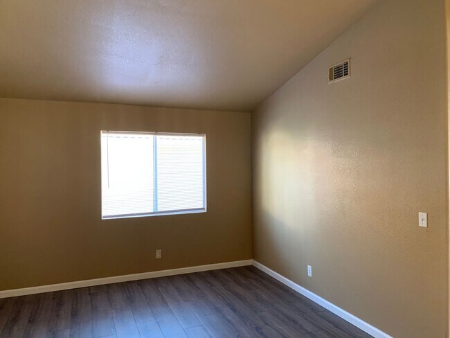 Building Photo - Fantastic Antioch Home!