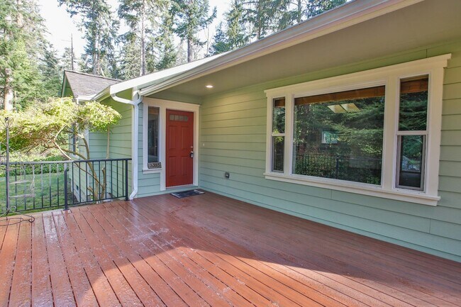 Building Photo - Private Beach Access Comes with This Lovely Freeland Home!