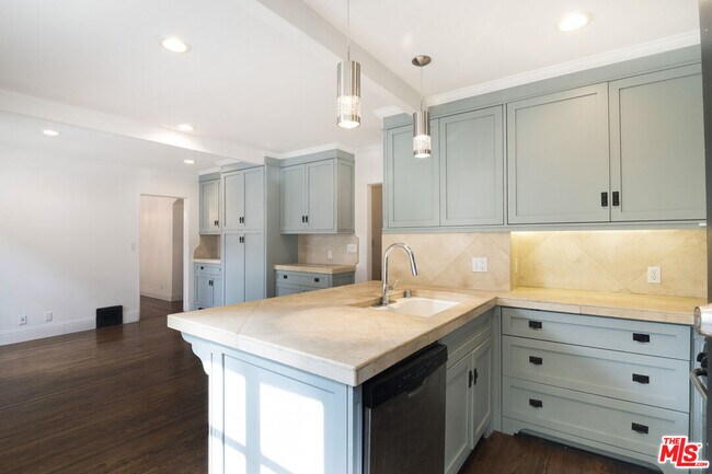 Building Photo - 6329 W 6th St