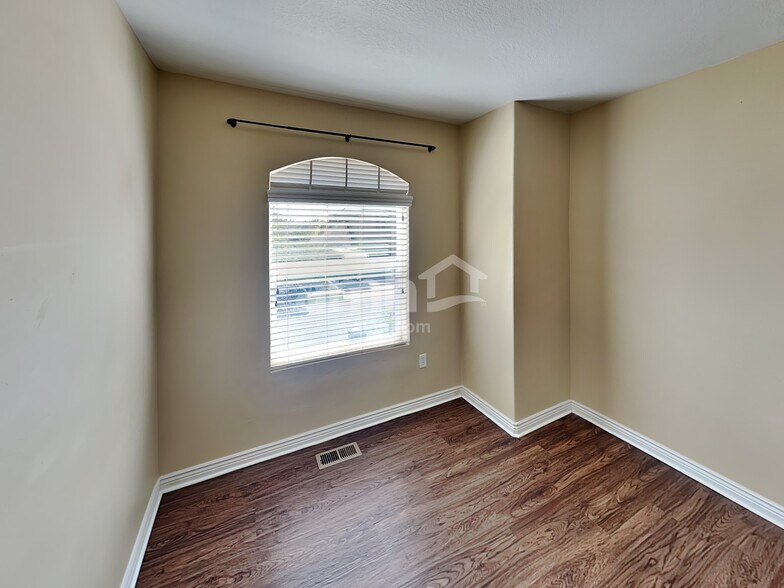 Building Photo - 1518 W Citation Dr