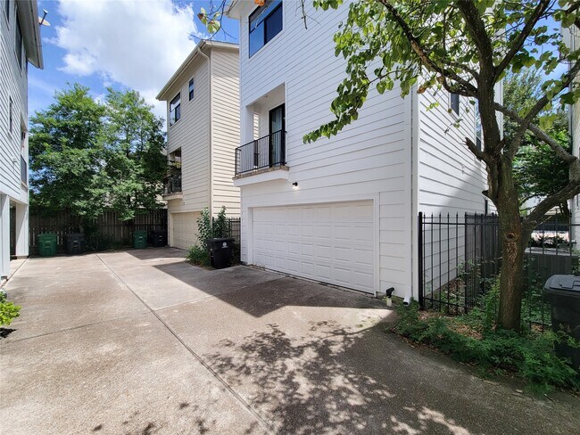 Building Photo - 1432 Ennis St