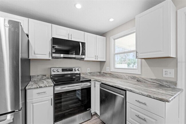 Building Photo - 2714 Vindale Rd