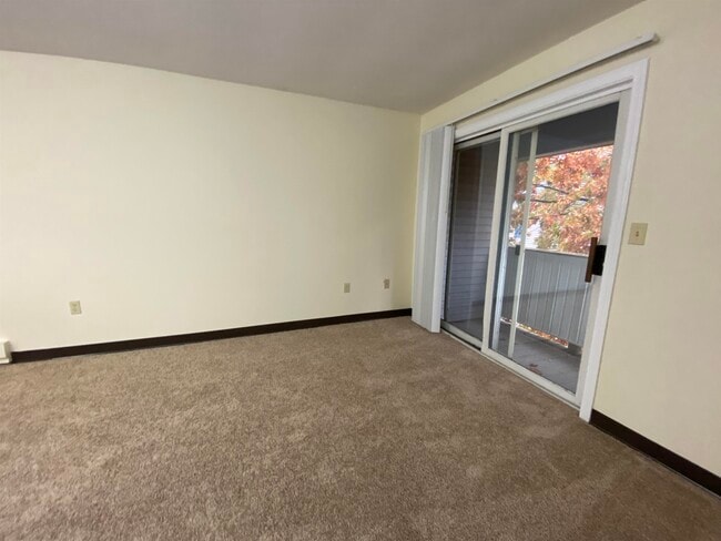 Building Photo - 131 Eastern Ave