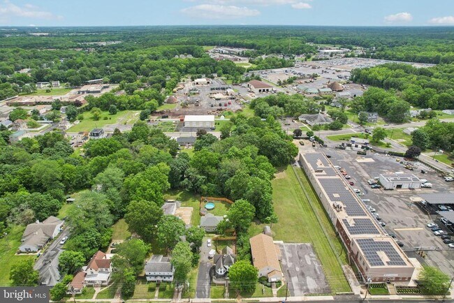 Building Photo - 134 S Main St