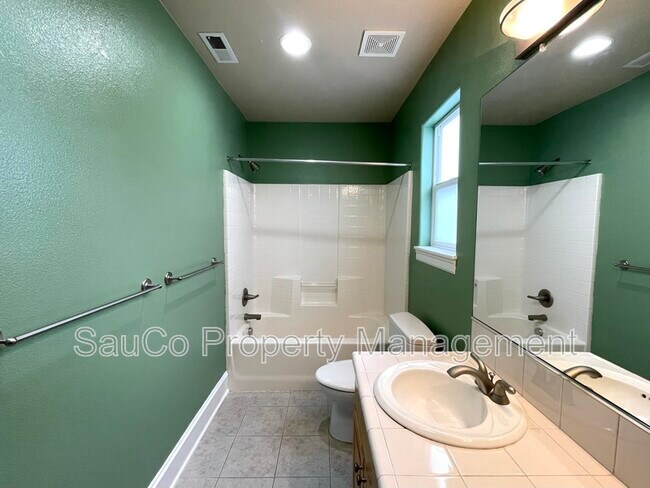 Building Photo - 12766 NW Bayonne Ln