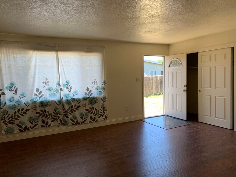 Building Photo - 7171 Chris Ave