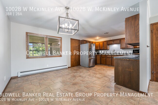 Building Photo - 1002 W McKinley Ave