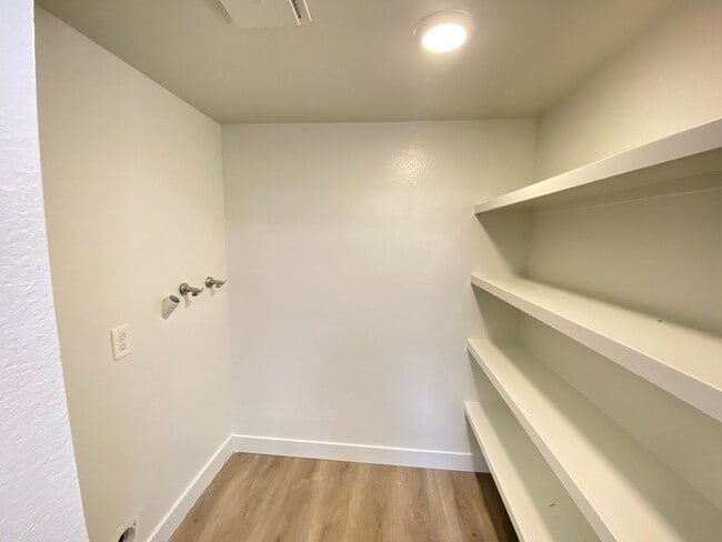 Building Photo - Coming Soon! Beautiful 2 bed 2.5 Bath, New...