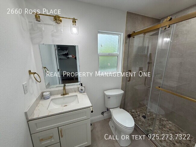 Building Photo - 2660 Ross Pl