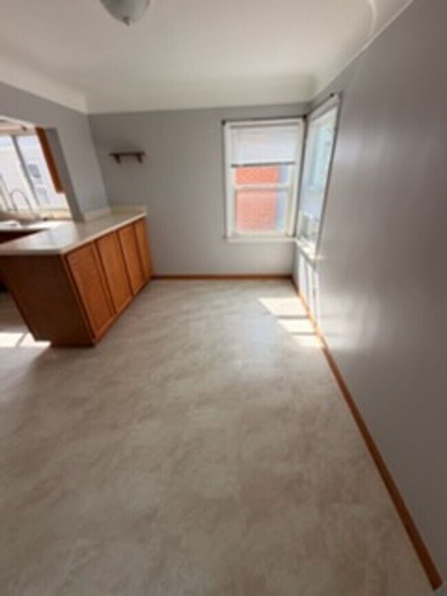 Building Photo - Charming Single-Family Home in Desirable Allen Park Neighborhood