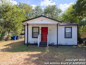 Building Photo - 550 Lincolnshire Dr