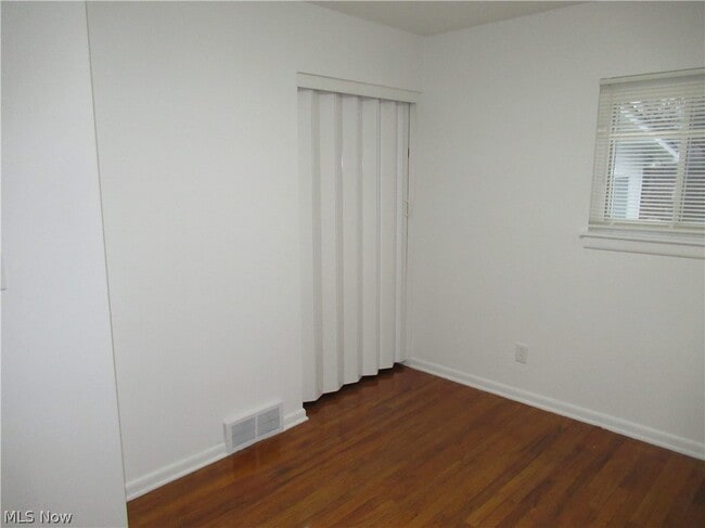 Building Photo - 1811 E 298th St