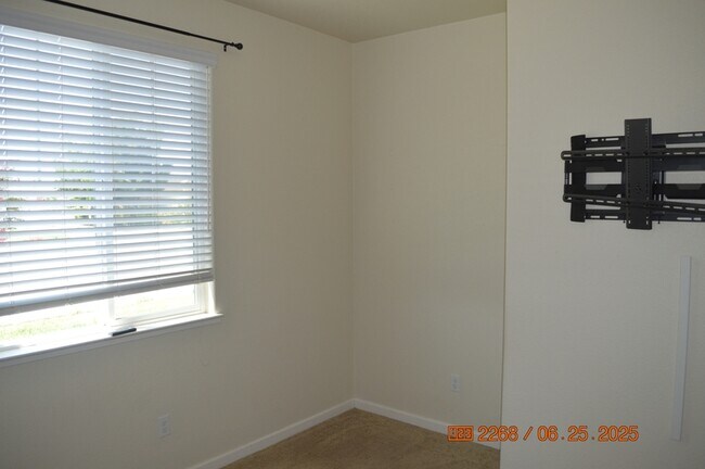 Building Photo - 1668 Ryegrass Wy