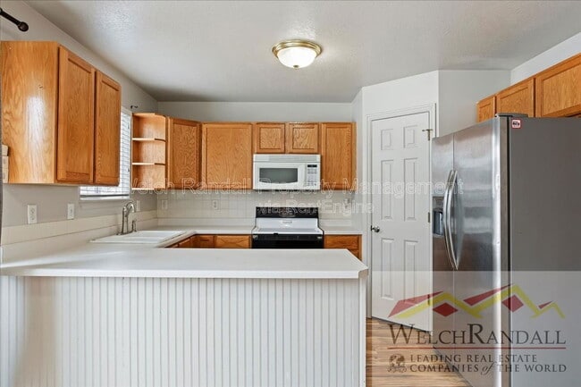 Building Photo - 460 E 475 N