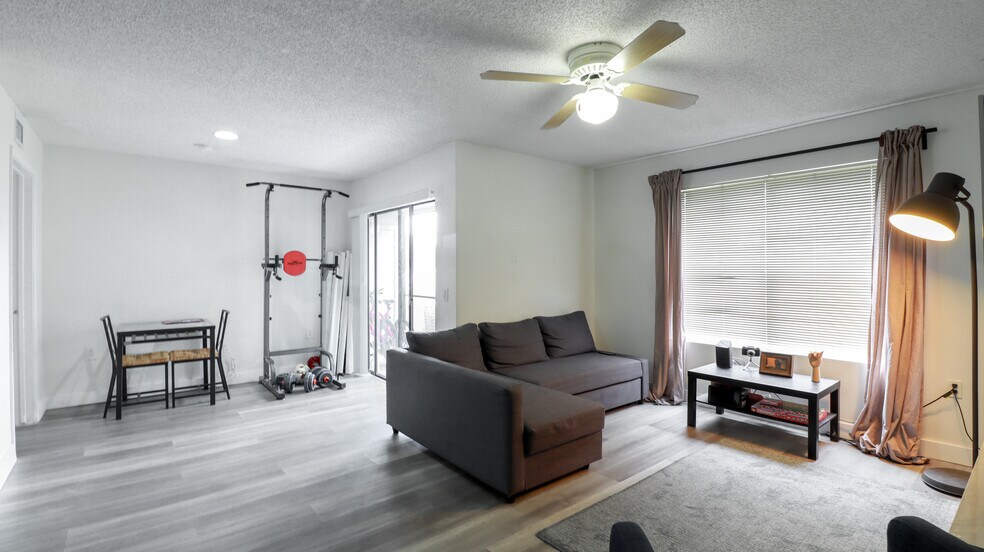 Building Photo - 10371 SW 150th Pl