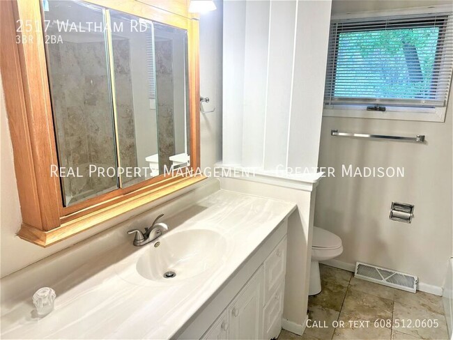 Building Photo - Great rental house with large yard on Madi...