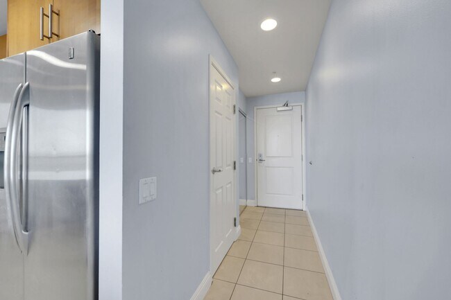 Building Photo - High Rise Studio Condo - Allue Las Vegas