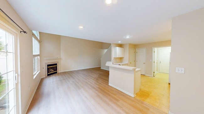 Building Photo - 5123 Vinings Blvd