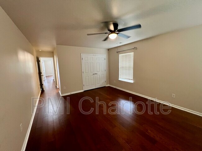 Building Photo - 7001 Mountain Top Ct