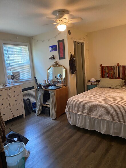 bedroom 1 - 8513 Flower Ave