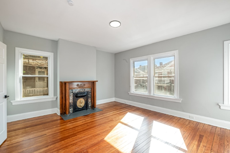 Building Photo - 118 E 19th St