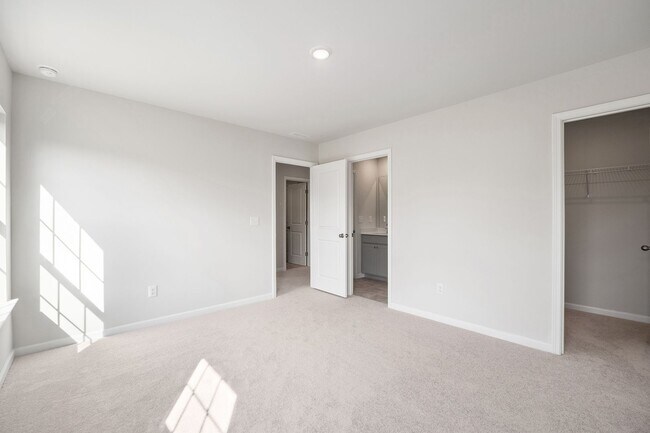 Building Photo - Very New Smart Home in the Palisades Area!