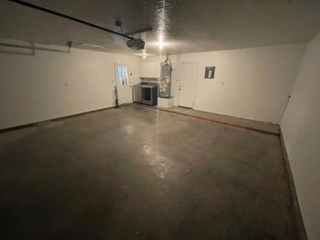 Building Photo - Nice Three Bedroom, 2 Bath home for rent.