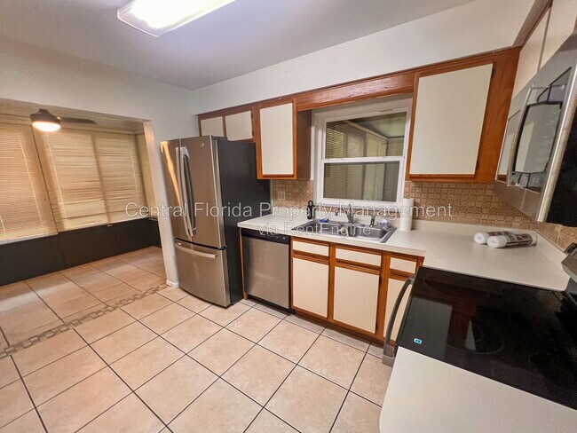 Building Photo - 7915 Compass Dr
