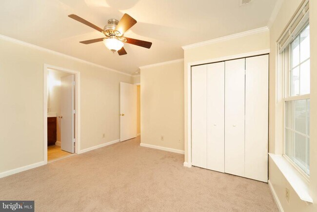 Building Photo - 75 Fern Oak Cir