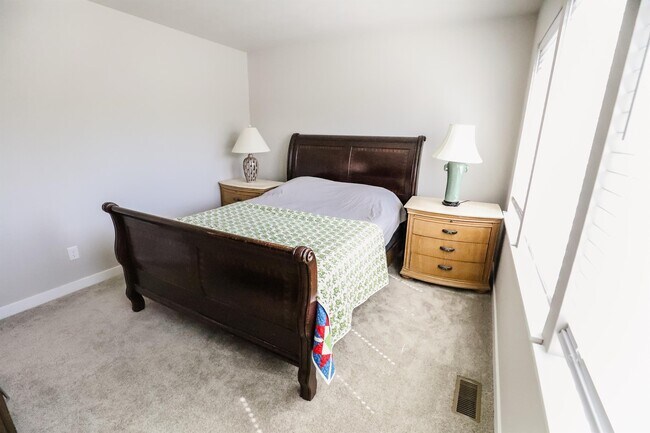 Building Photo - 4024 S University Ct