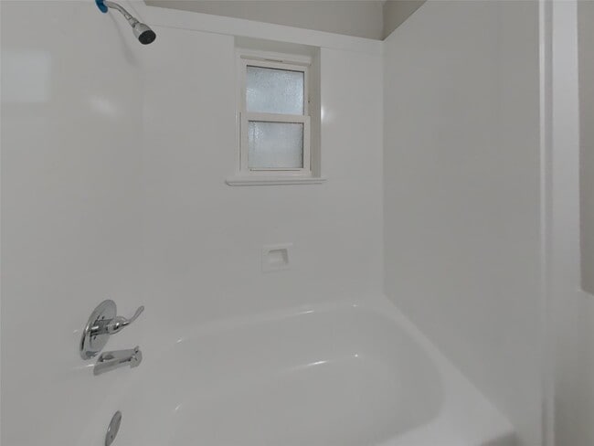 Building Photo - 19403 Misty Cove Dr