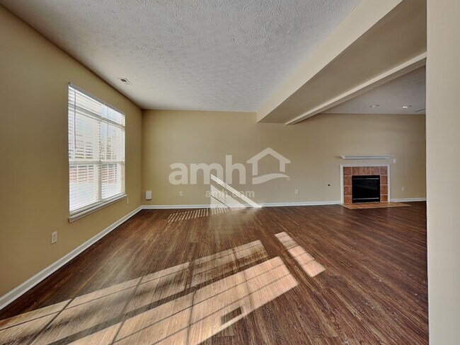 Building Photo - 16698 Maraschino Dr