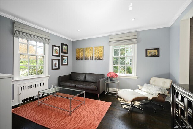 Building Photo - 45 Oriole Ave