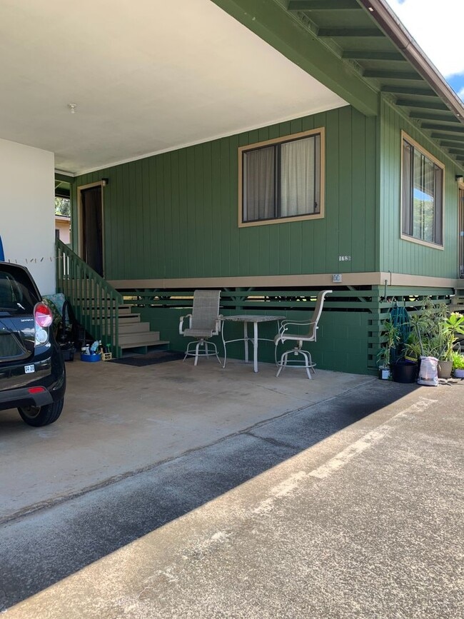 Building Photo - TCT - Higa