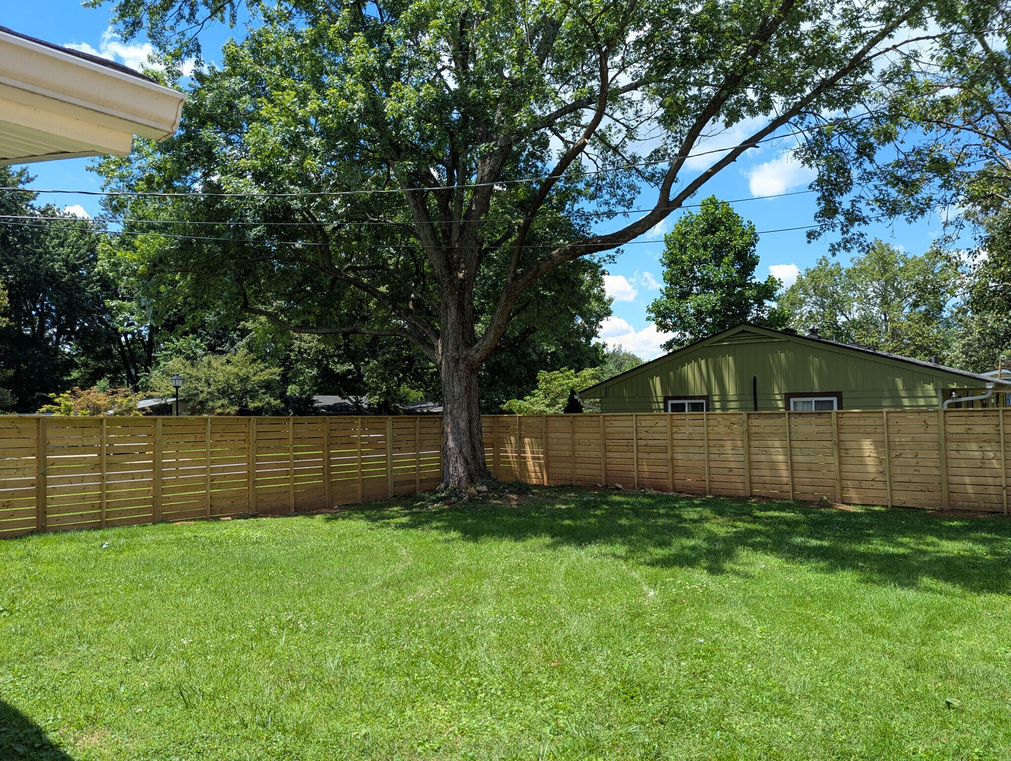 Building Photo - 1701 Brentmoor Ln